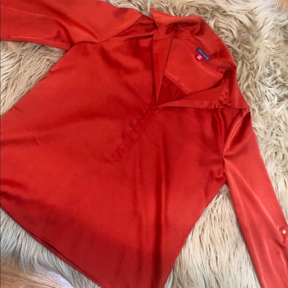 Red satin Vince Camuto blouse - Picture 2 of 3